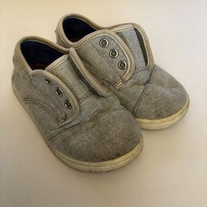 Toms Size 6 Gray